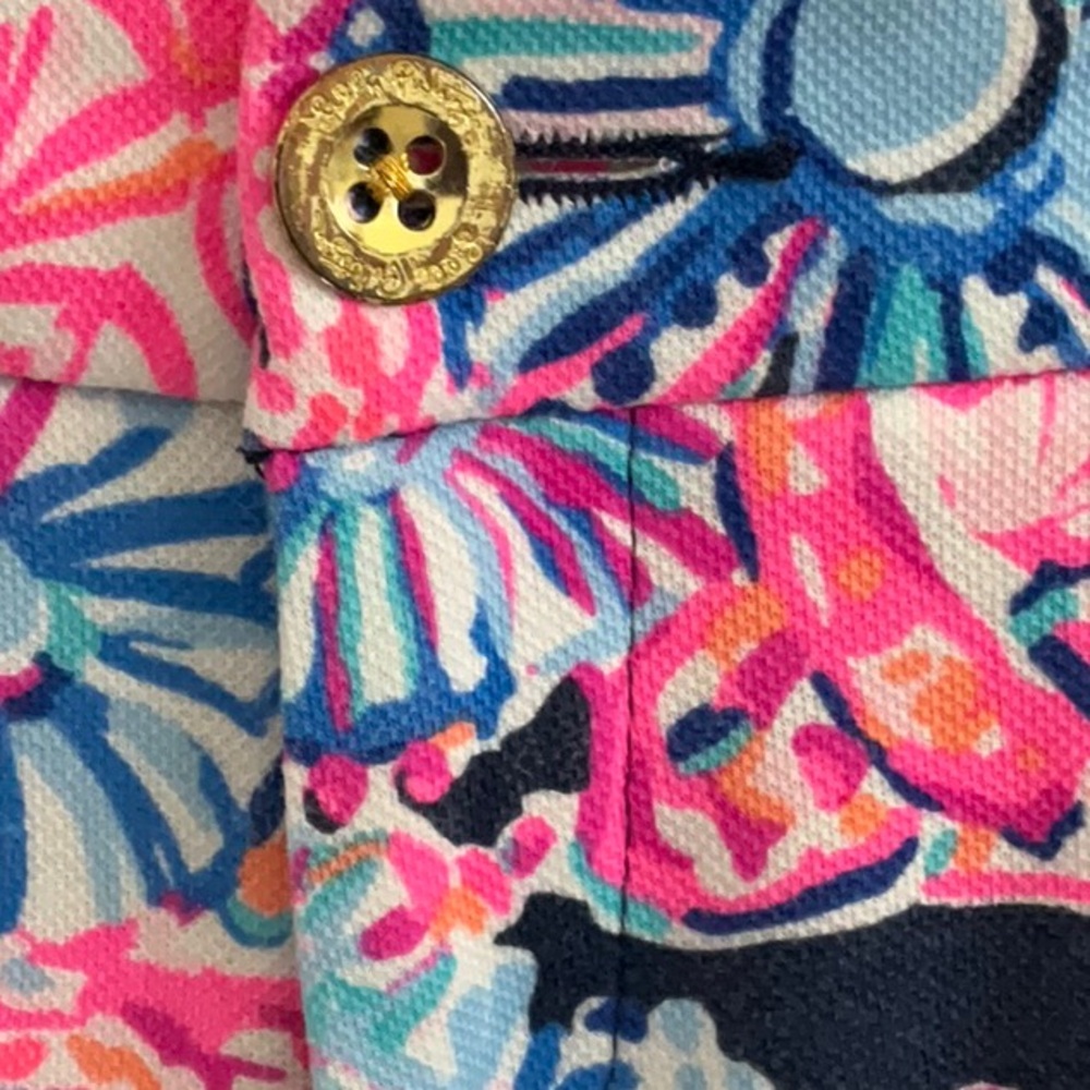 Lilly Pulitzer Shorts Turtle Amazement Jayne Knit flat front size 6 pre owned - Picture 4 of 6